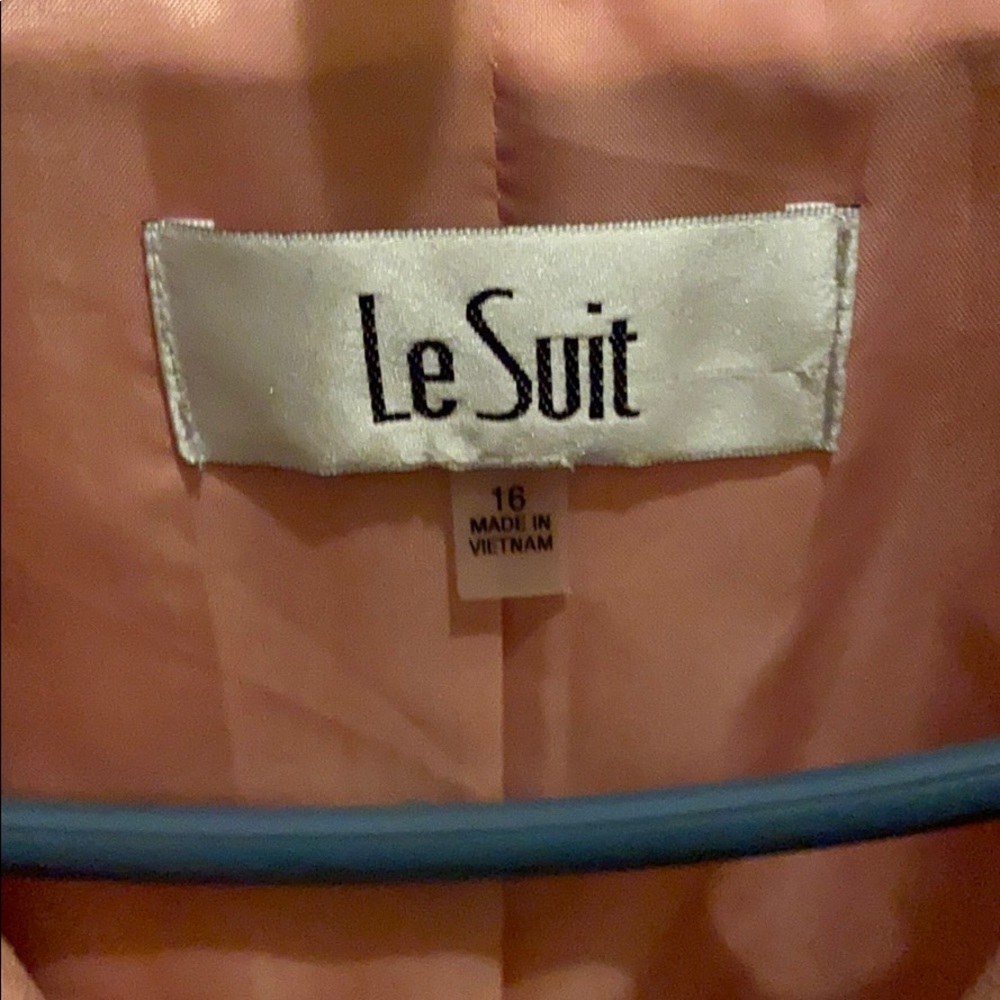 Blazer - Picture 3 of 3